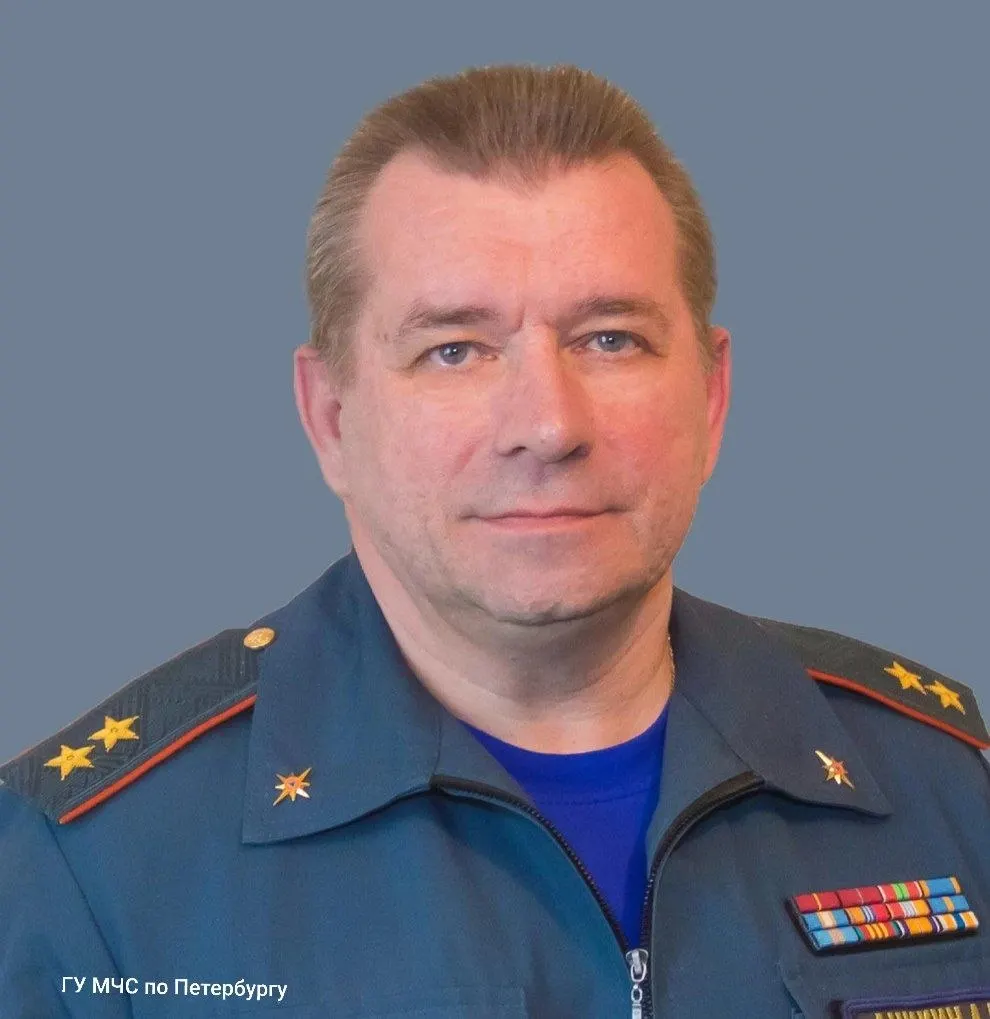В руководстве силовых структур региона произошли перестановки: освободили должность начальника ГУ МЧС по Санкт-Петербургу, ушли в отставку два руководителя региональных управлений СК РФ; официальных комментариев нет.