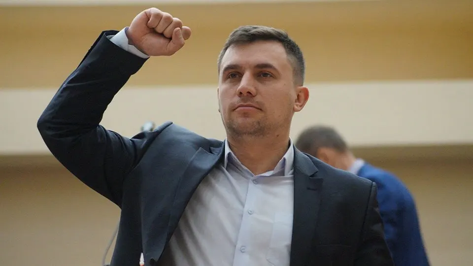 В регионе обсуждают предполагаемые нарушения на выборах и влияние на попадание представителей в Государственную думу.