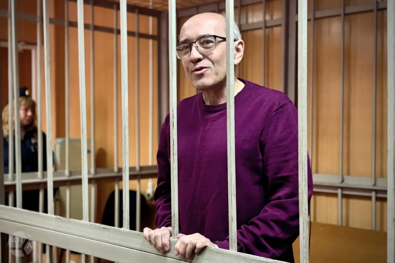 Зюзинский суд Москвы вынес наказание Павлу Сюткину за распространение фейков об армии; процесс прошёл в закрытом режиме.