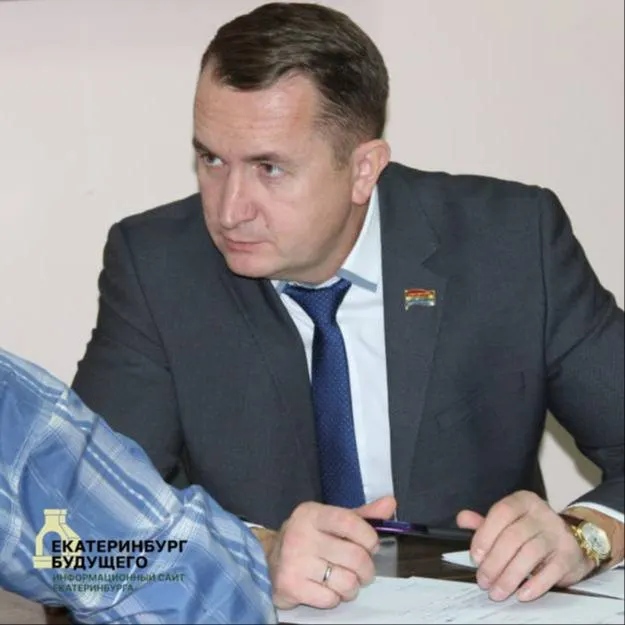 Синарский районный суд отменил регистрацию Эдуарда Чешихина на выборах в городскую думу из-за нарушений в оформлении трёх предвыборных баннеров.
