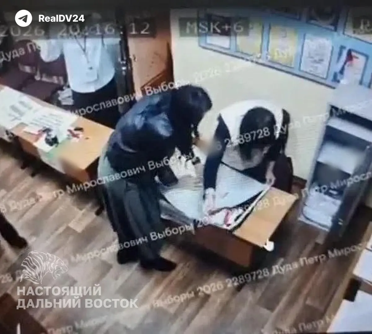 Правозащитники сообщают о жалобах на нарушения на участках Благовещенска; удаление наблюдателей с участков и инциденты с индикаторной лентой у сейф-пакетов фиксируются кадрами камер