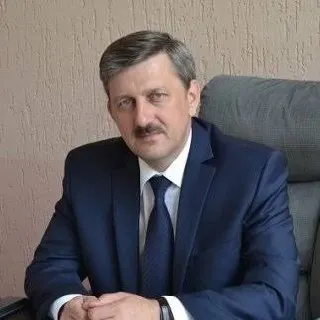 Глава города досрочно ушёл с должности и получил место в парламенте по партийной квоте. Временно исполнять обязанности главы будет зам по ЖКХ Шафран Тепшинов.