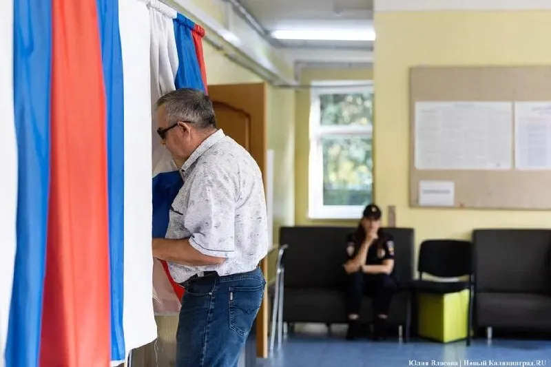 После подсчета около 90% протоколов партия SR набирает 4,95% голосов; лидирует Единая Россия.