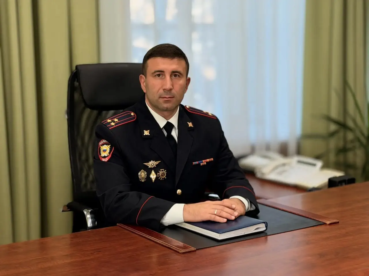 Полковник Максим Ковалёв принял должность главы краевой полиции. Его карьера началась как у студента СФУ, далее он занимал ключевые посты в Зеленогорске, Железногорске и краевом ПДН.