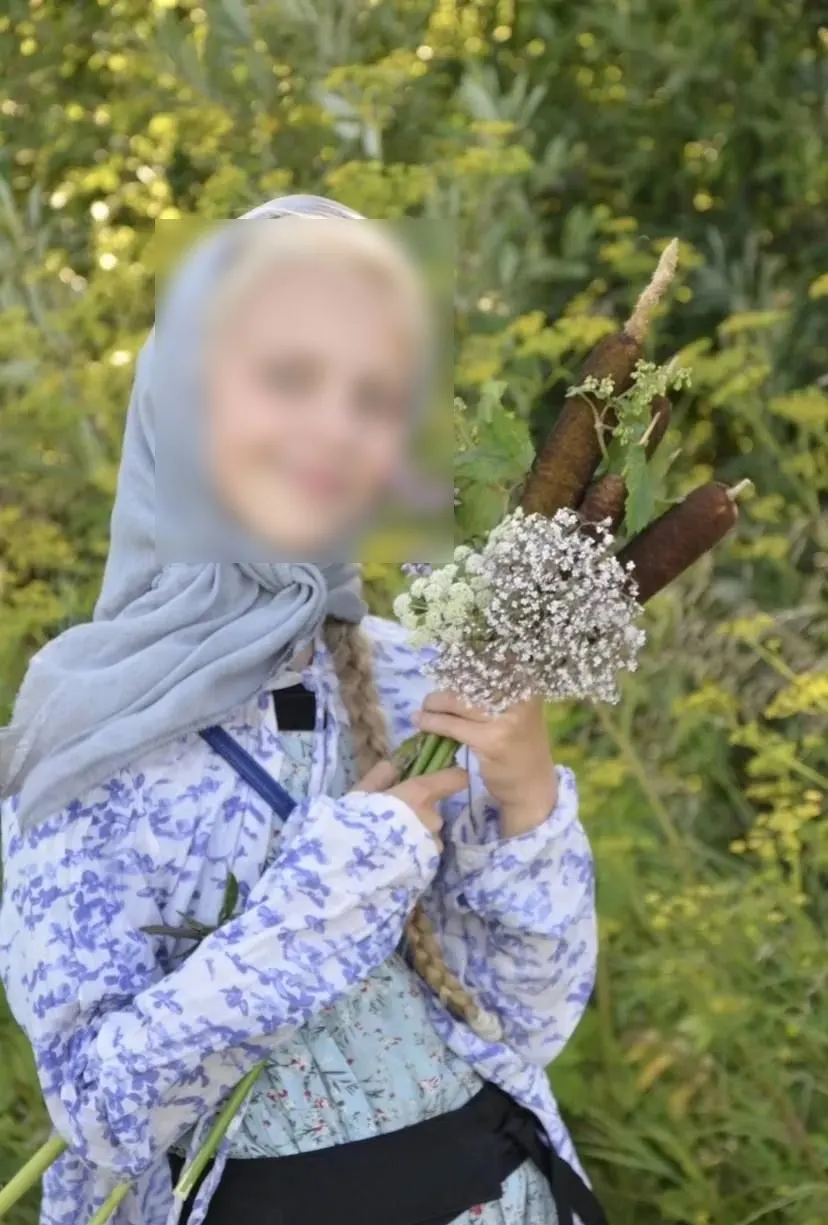 11-летняя София исчезла вместе с матерью и отцом — участниками секты. Приставы ведут поиск; условия жизни девочки вызывают тревогу.