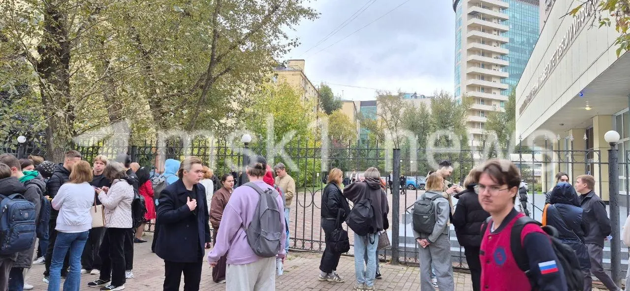 Повторная эвакуация главного корпуса учебного заведения из-за угрозы безопасности завершилась; сотрудники вернулись к работе.