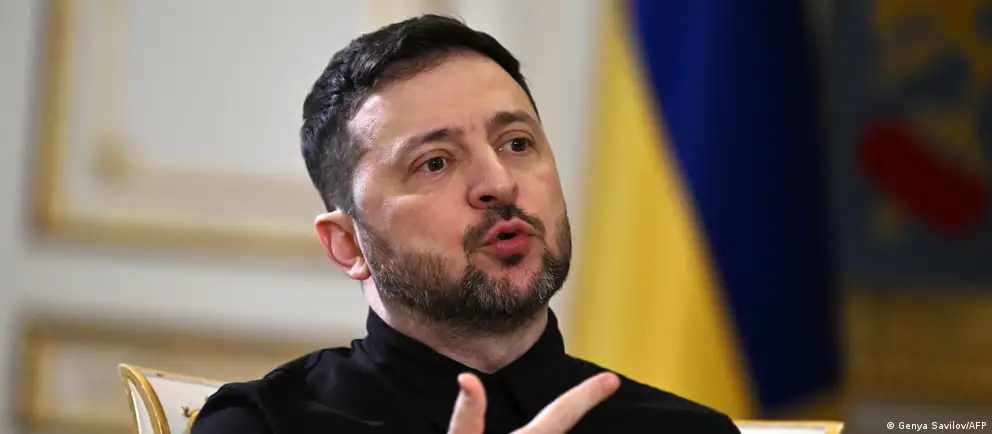 Украина заявляет о планах дальних операций по территории России в ответ на продолжающуюся конфронтацию; власти говорят об расширении дальности ударов и возможностей вооружения.