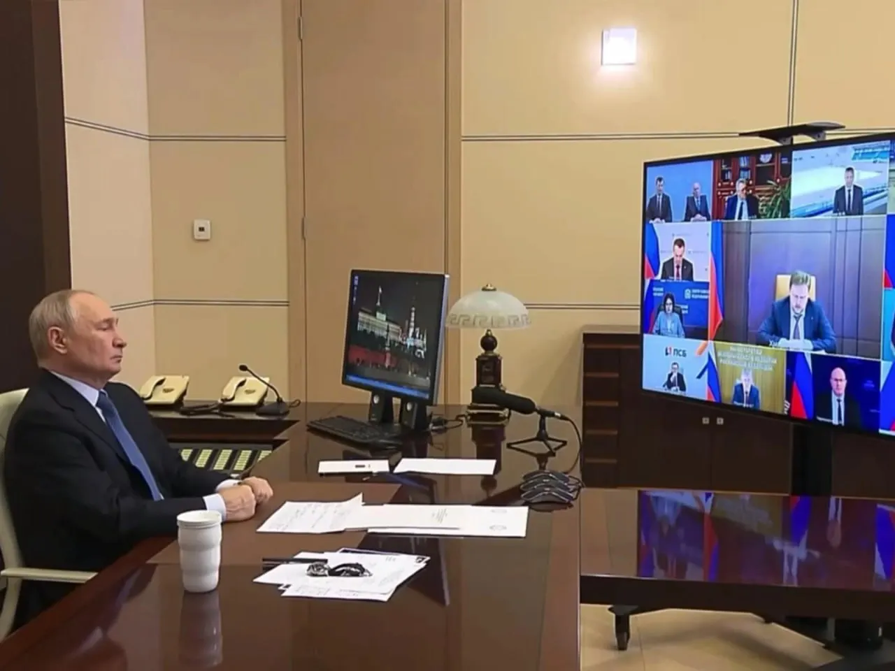 Компания завершила перевод сотрудников московского офиса в Красноярский край: около 460 семей нашли новые условия, часть сотрудников перебралась из других филиалов, предусмотрены различные льготы и сервисы.
