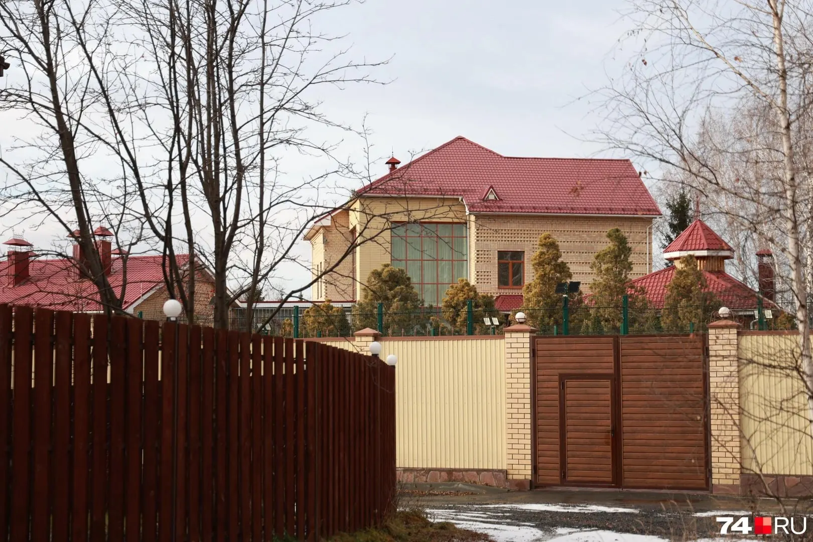 Росимущество добилось выселения родственников обвиняемых в организации преступной группы; детали активов не публикуются, ряд дел продолжается в судах.