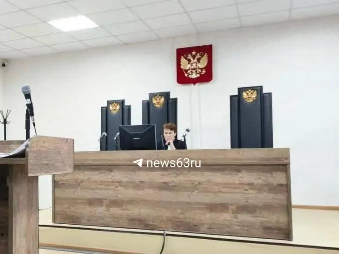 Судья Самарского областного суда ушла в отставку после удаления кандидата с выборов; решение по делу запланировано на 25 сентября.