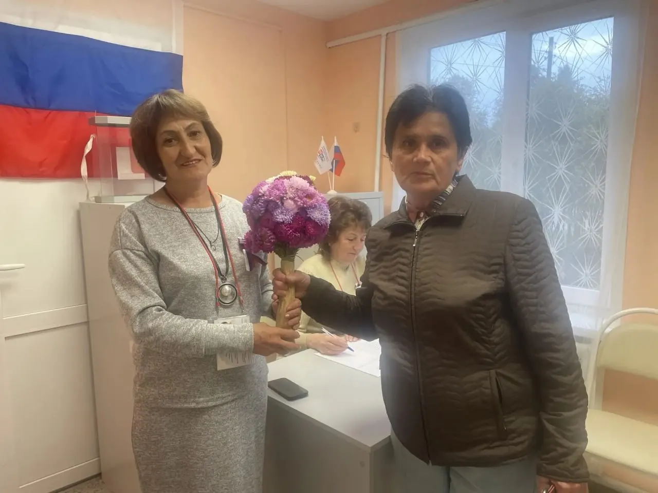 Голосование стартовало: выборы пройдут три дня (18–20 сентября), участки работают с 08:00 до 20:00; действует горячая линия регионального избиркома.