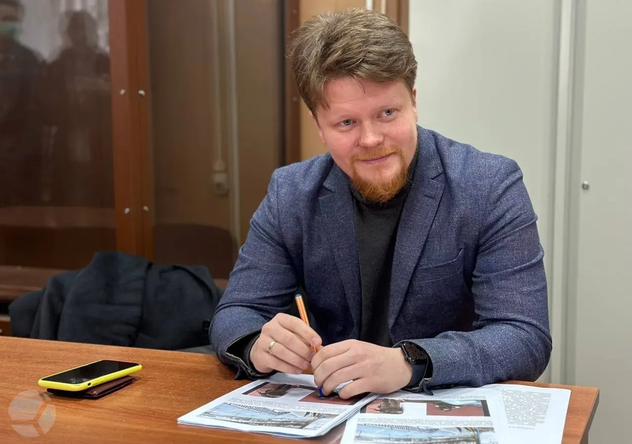 В Тверском суде Москвы поступил протокол по делу о дискредитации армии в отношении правозащитного адвоката Леонида Соловьёва.