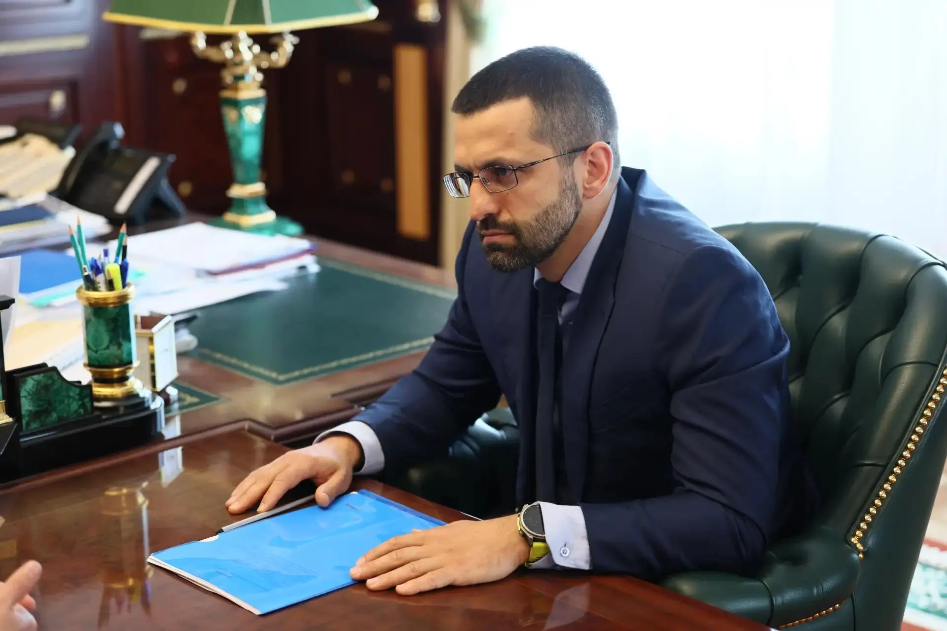 Новый замгубернатора обсудил задачи региона и планы по строительству больницы и межвузовского кампуса.