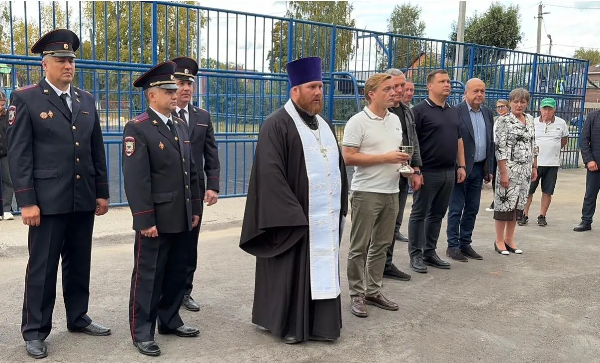 Священник освятил новый участок полиции в Солотче и благословил сотрудников.