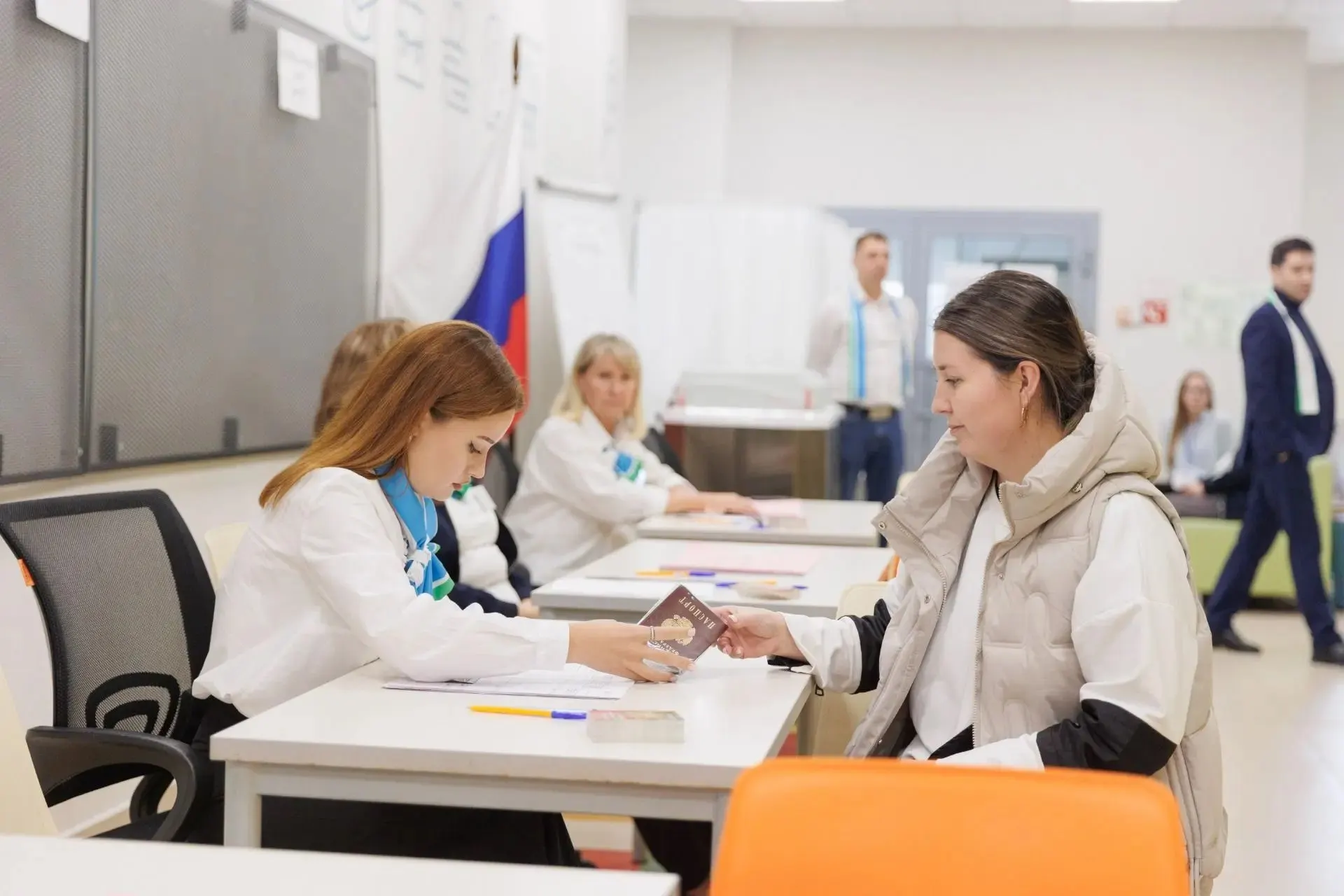 Избирком зафиксировал значительные нарушения на голосовании в Санкт-Петербурге: тысячи бюллетеней признаны недействительными, причины — двойные отметки, пустые бюллетени и перенос бюллетеней домой.