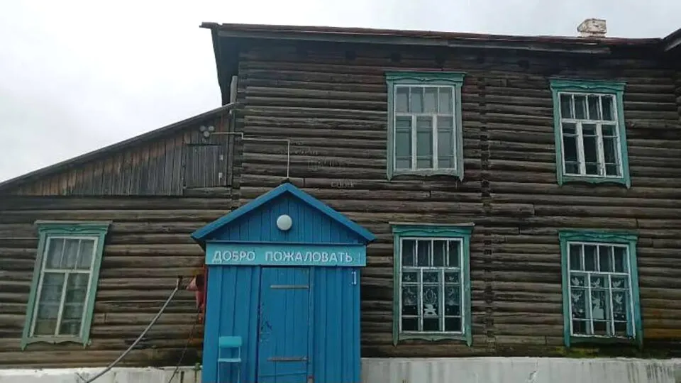 Статистические данные показывают резкое сокращение числа школ и учащихся, при этом многие учебные заведения страдают из-за серьезных проблем инфраструктуры в регионах.