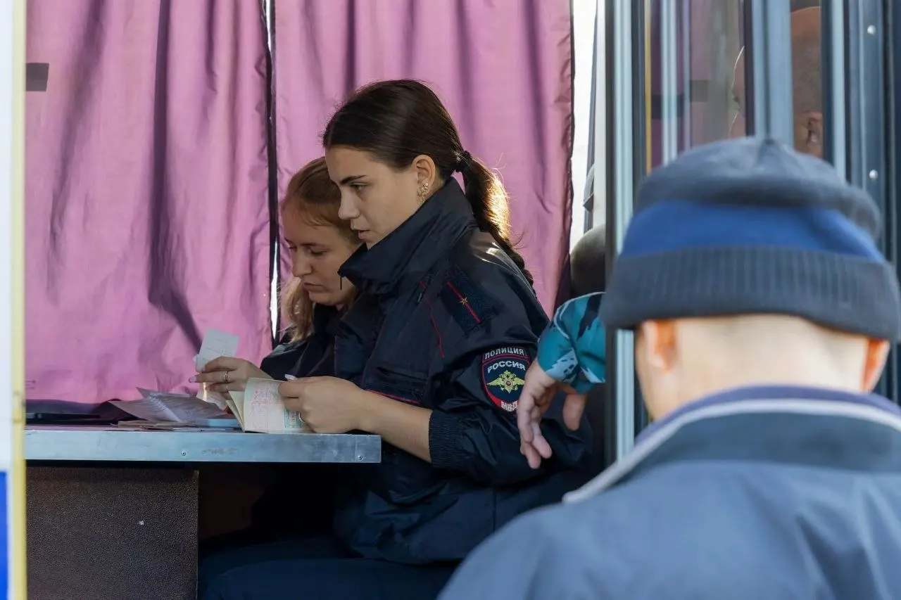 Полицейские обследовали более 450 объектов; выявлено 237 административных нарушений. 29 иностранцев оказались в России нелегально; по делу возбуждено 5 уголовных дел.