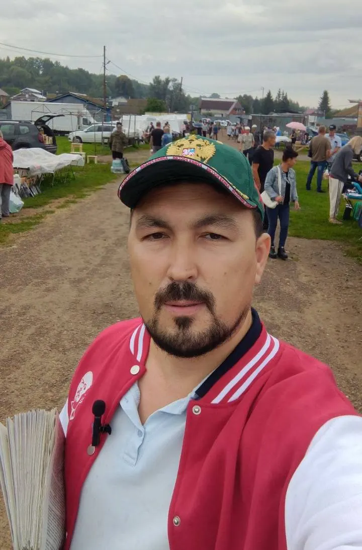 Кандидат от КПРФ подал жалобы на нарушения в избирательном процессе и сообщил о давлении со стороны местных чиновников.