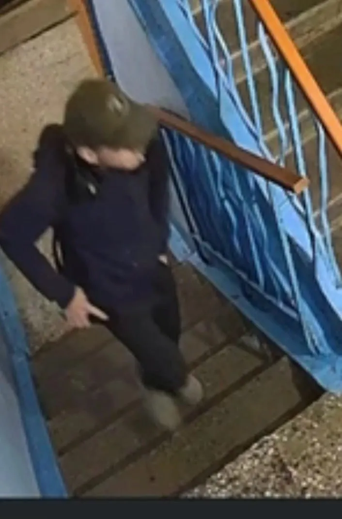 26-летнего мужчину ищут в Красноярске после исчезновения в день рождения; семья просит о любой информации.