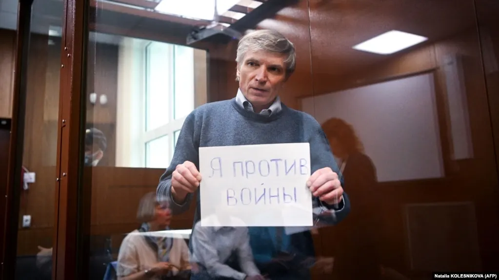 Суд подтвердил законность решения прокуратуры не проводить повторное расследование по делу бывшего муниципального депутата; правозащитники называют Горинова политзаключенным и напоминают о правах.