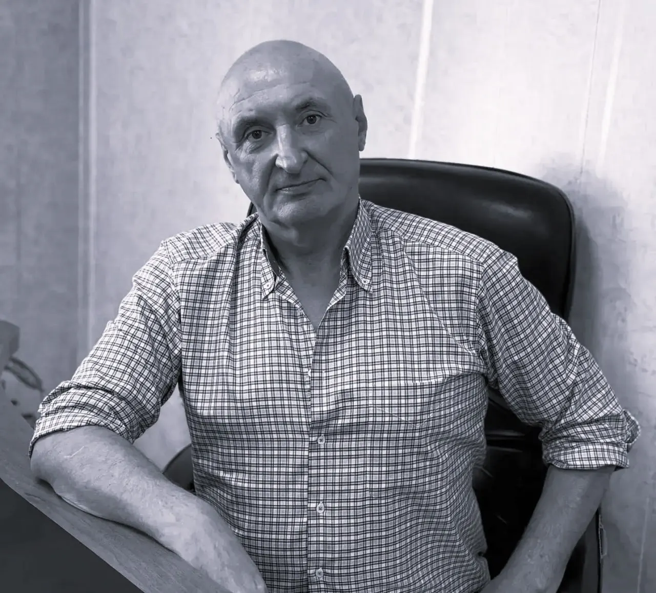 61-летний Андрей Казачков, баллотировавшийся по округу №97, скончался; избирательная комиссия Иркутской области аннулировала его регистрацию.