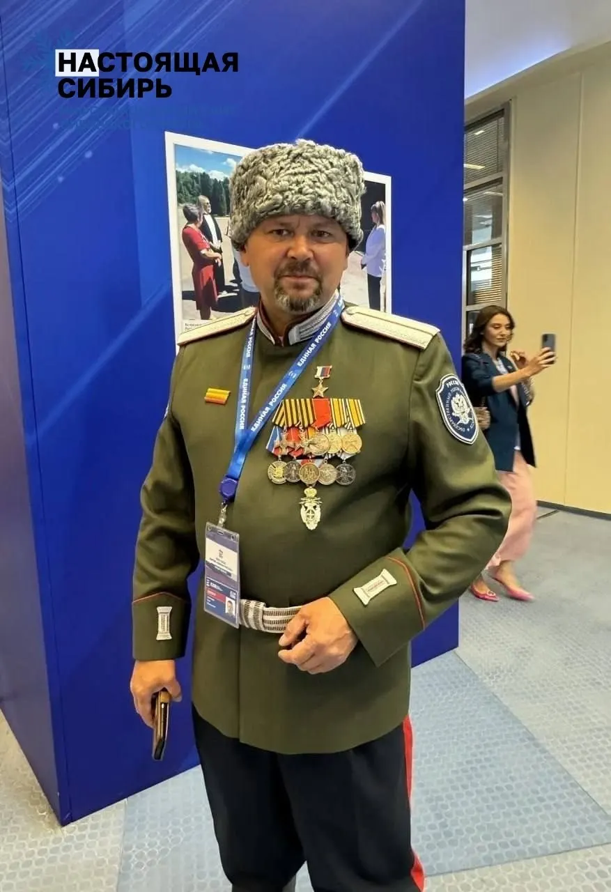Жителей Канска принуждают голосовать за кандидата от власти под угрозой уголовного преследования; ситуация вызывает вопросы к прозрачности кампании и достоверности биографических данных.