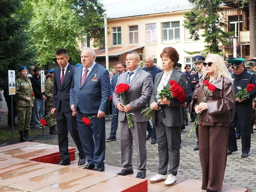 Мероприятия и образовательные инициативы прошли в Горно-Алтайске и Барнауле в День солидарности с пострадавшими от терроризма, подчёркнув важность единства и гражданской ответственности.