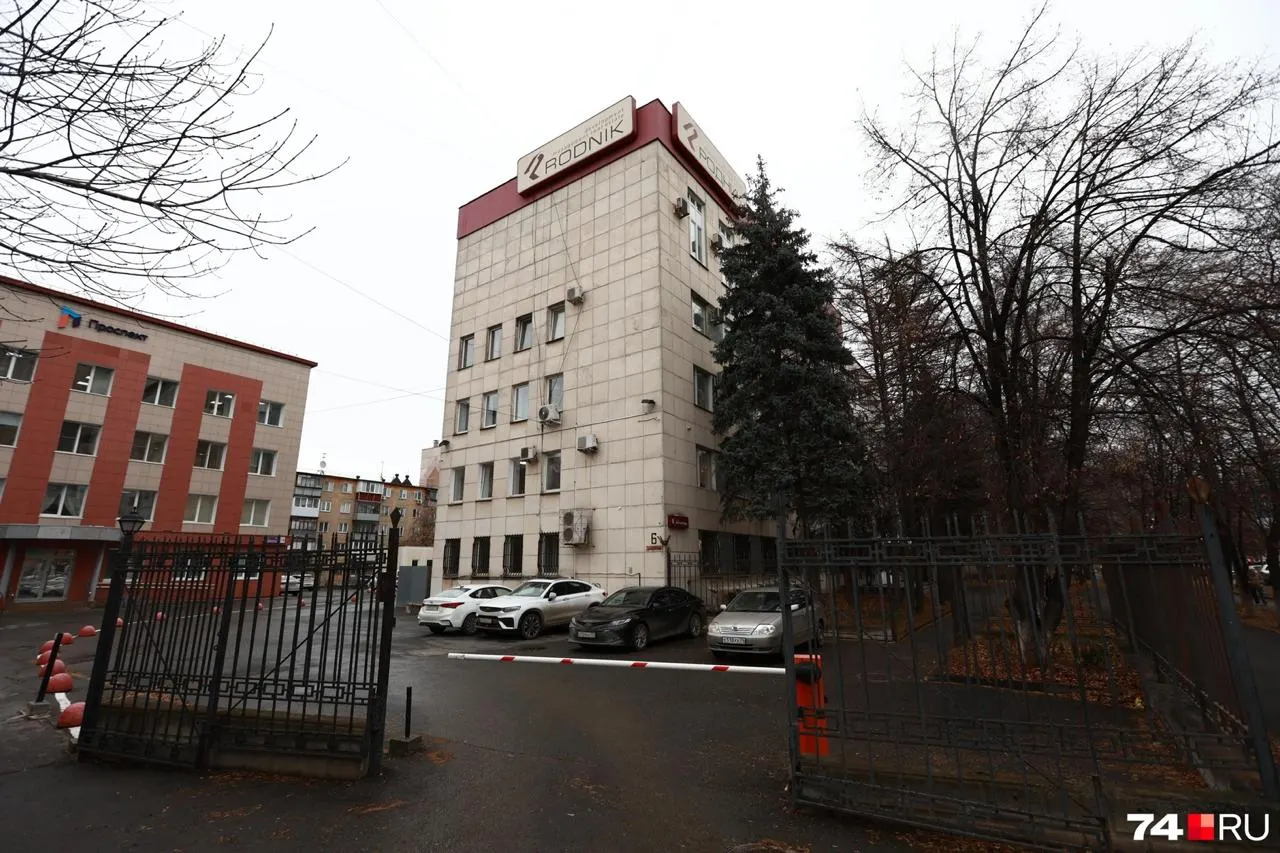 Государство получило 57,6% акций и связанные активы; сделка завершилась после снижения цены.