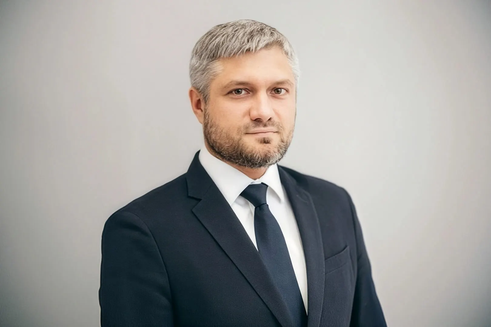 Новый министр будет совмещать должности и курировать развитие туризма и лесного хозяйства региона.