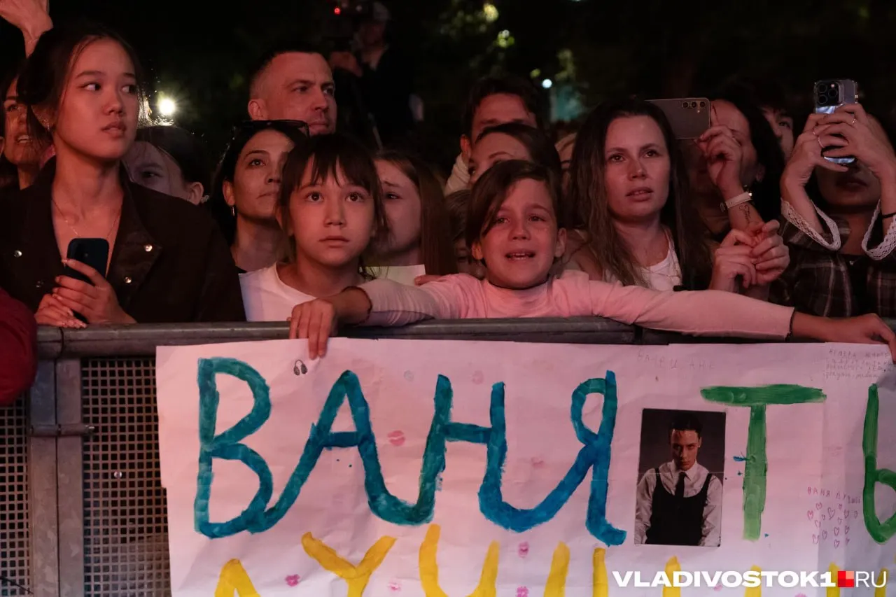 Фоторепортаж о дне фестиваля: зрители пришли послушать живую музыку и найти себя на снимках.