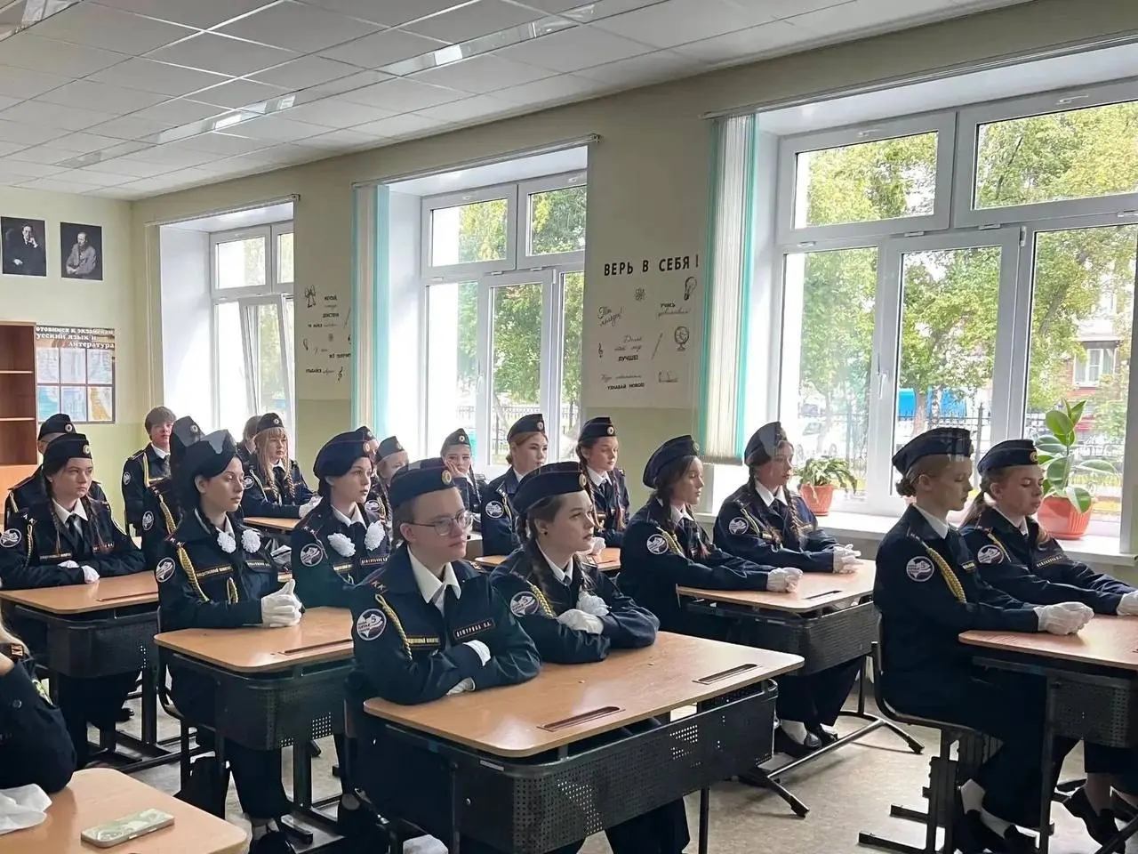 В десяти школах региона открыты кадетские классы, где школьники знакомятся с криминалистикой, получают подготовку к ведомственным вузам и участвуют в патриотическом воспитании.