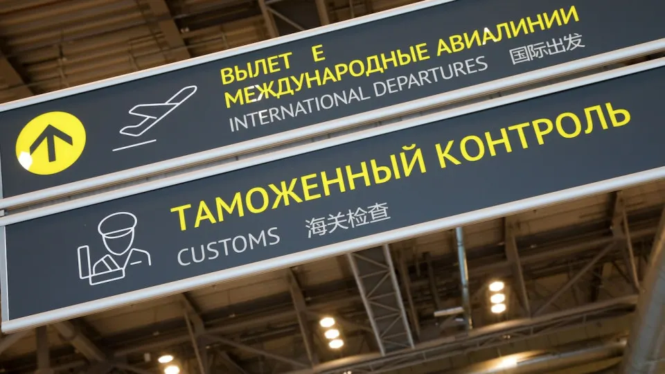 Правозащитники фиксируют рост случаев запрета на выезд призывников; лица пытаются пересечь границу, но часть не удаётся выехать, причины различаются.