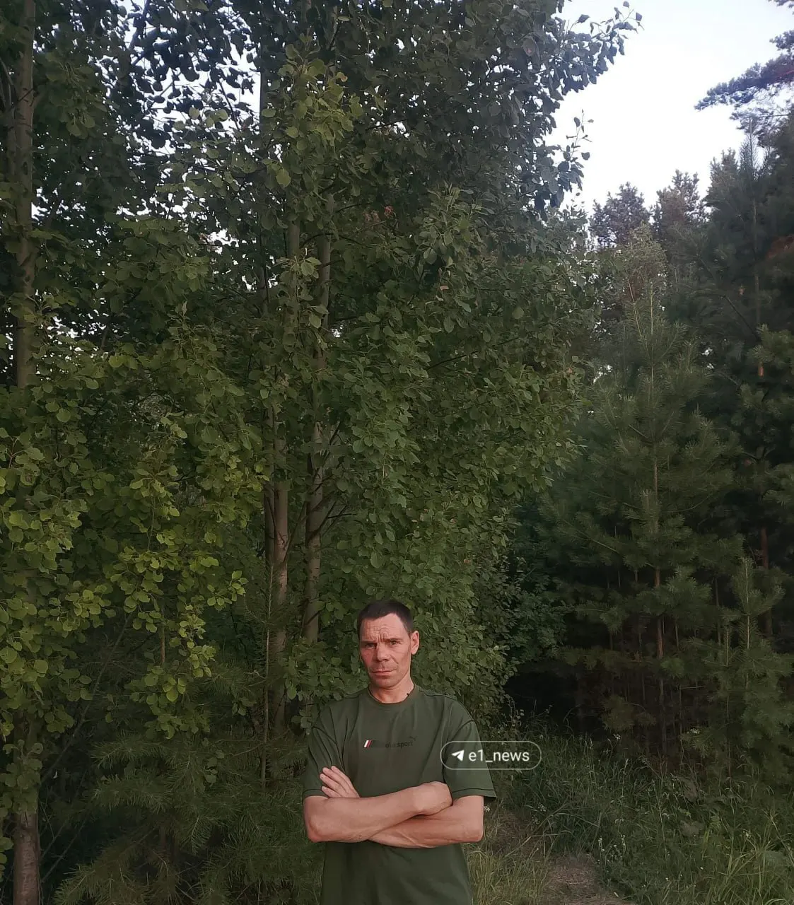 Жена погибшего в Екатеринбурге бойца СВО заявила, что супруг погиб в июле и сейчас она требует вернуть тело домой через эксгумацию. У мужчины осталось пятеро детей.
