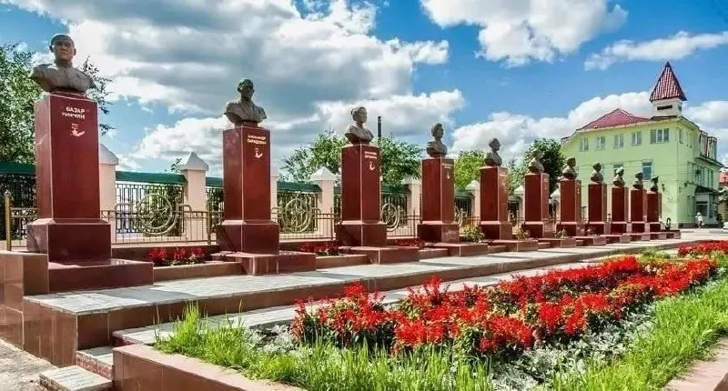 На обновление мемориалов направят свыше 12,5 млн рублей. Также будут реализованы планы по обновлениям Аллеи Героев в Агинском районе и трём дополнительным проектам, а финансирование территориальных общественных самоуправлений увеличится.