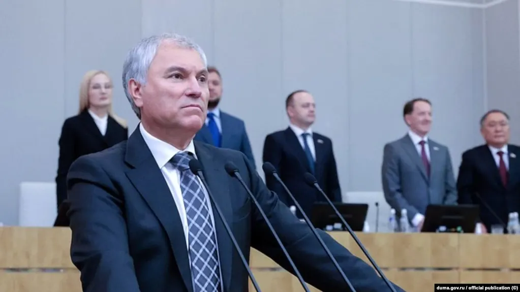 Независимое расследование освещает имущественные активы и связи окружения партийных кандидатов на фоне предстоящих выборов.