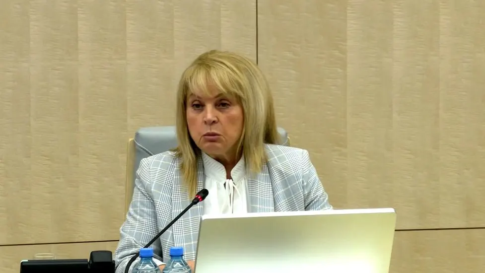 Расширение числа участков за рубежом и снижение жалоб на принуждение к голосованию отражают ход текущей кампании.