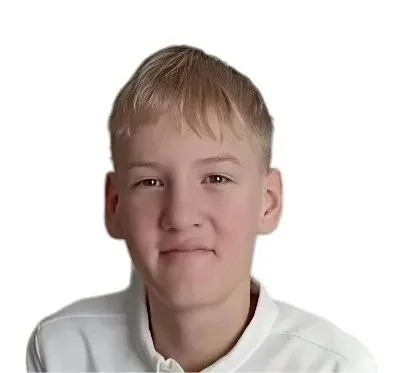 14-летний Александр Кудреватов исчез во время торжественной линейки в Междуреченске; подробности и приметы ищут на сайте.
