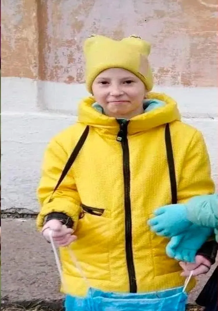14-летняя школьница ушла из дома в районе улицы Набережной и исчезла. Приметы: рост 110–115 см, русые волосы, каре, карие глаза. Просьба позвонить в полицию или на горячую линию.