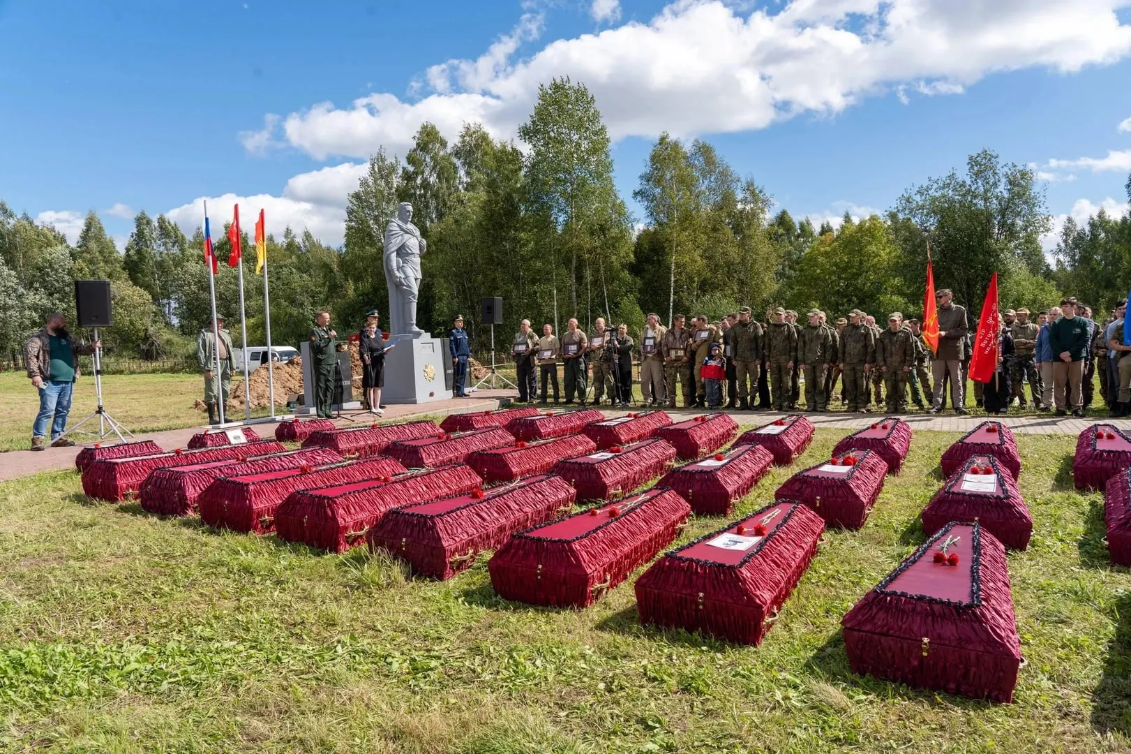 Мулагалей Итаяков установлен как личность погибшего; на воинском кладбище похоронено 20 солдат, среди них Василий Тихонов из Спорного.