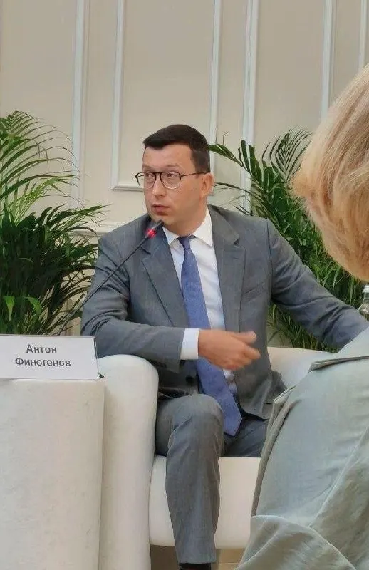 Эксперт призывает пересмотреть городскую инфраструктуру и практики, чтобы возвращение к работе после родов стало реальным и не требовало выбора между карьерой и материнством.