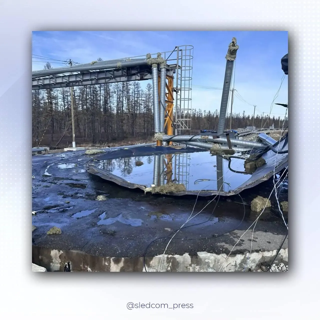 Во время сварочных работ на резервной насосной станции Эльгинского месторождения произошёл взрыв; число погибших уточняется, проводится расследование.