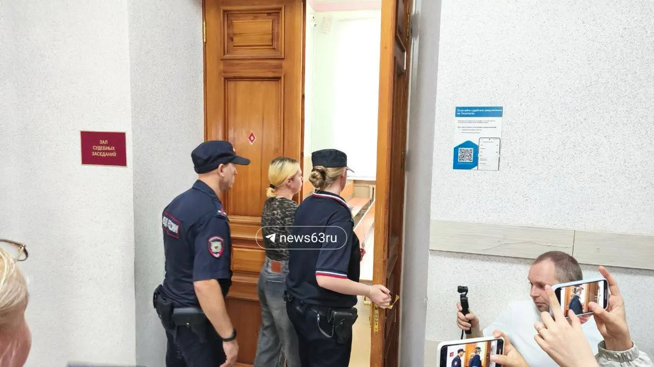 На заседании в зале — внучка бывшего мэра Екатерина и её предполагаемая подельница Таисия Киселева; заседание пройдет в формате видеоконференции.