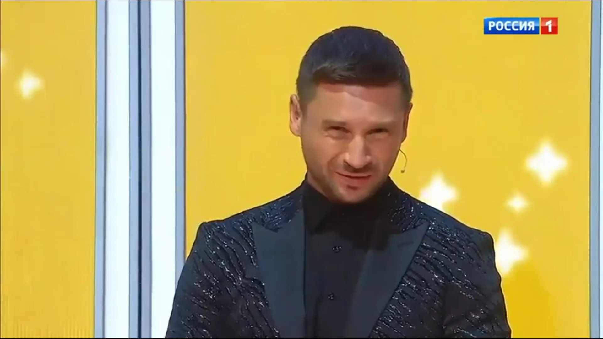 Во время съемок один из судей резко повысил голос на коллегу, что повлияло на атмосферу в команде и стало поводом для обсуждений.