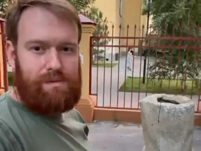 Сергей Островский, известный волгоградский коллекционер и общественник, попросил Андрея Бочарова прекратить обсуждение переименования Волгограда в Сталинград и заняться текущими задачами региона.