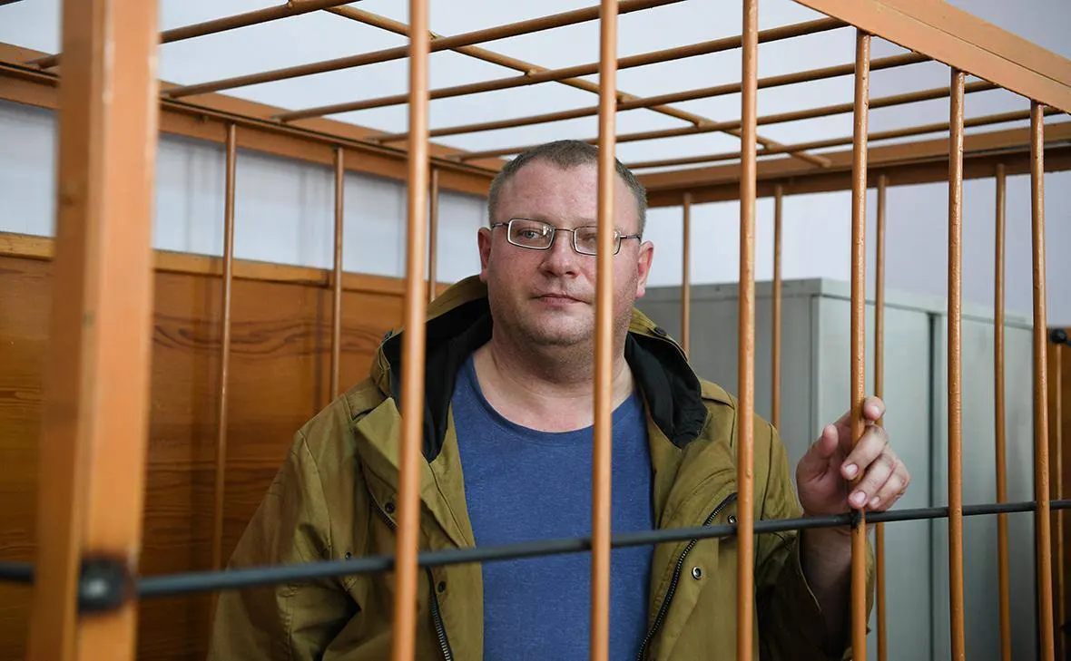 Областной суд отклонил апелляцию на отказ в УДО; осуждённый продолжит отбывать срок. Без упоминания источников.