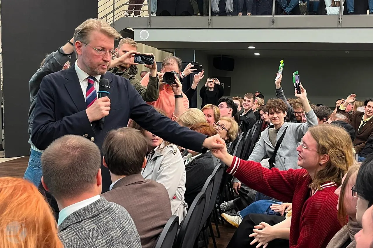 Лидер оппозиционной партии обсудил планы голосования и призывы к гражданам в преддверии выборов.