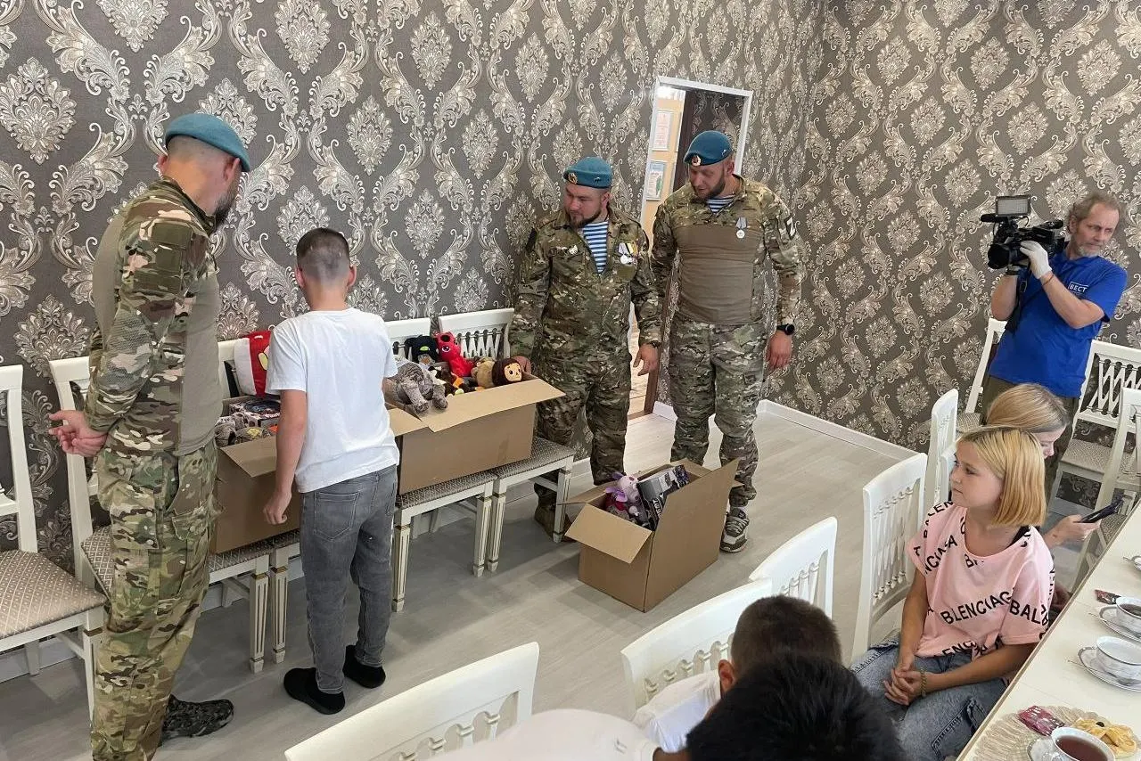 Правительство области перераспределило часть социальных средств в пользу единовременных выплат для военнослужащих и сотрудников силовых структур.