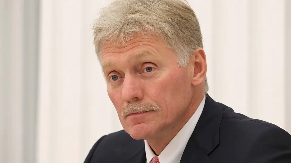 Президентский пресс-секретарь говорит о близкой победе и уверенности в военном потенциале, аналитики указывают на возможные расхождения в реальном положении на фронте.