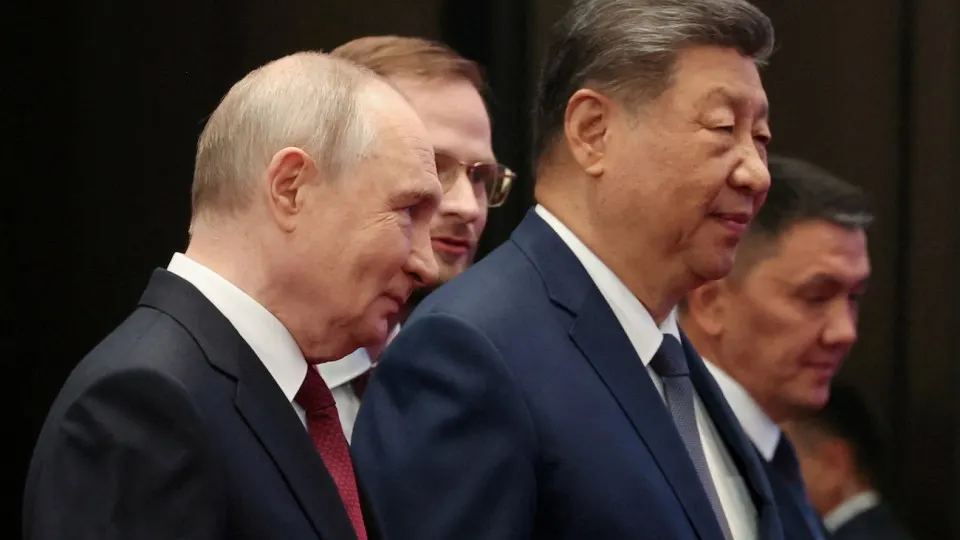 На встрече Путина и Си в Бишкеке обсуждение проекта «Сила Байкала» не продвинулось; Китай настаивает на приемлемых ценах, Россия — на своей, переговоры затягиваются.