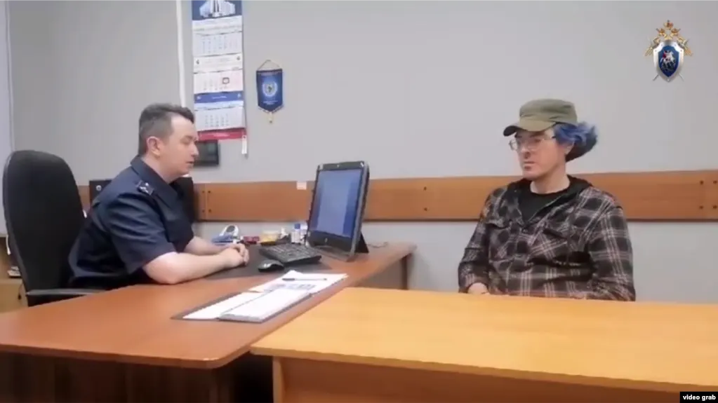 Санкт-Петербургский суд приговорил блогера к трём годам колонии общего режима по делу о сексуальных действиях в отношении несовершеннолетней; обвиняемый утверждает, что возраст пострадавшей был неверно установлен.